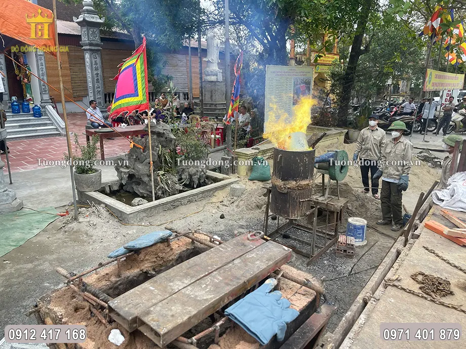 Quy trình đúc tượng được thực hiện chỉn chu, tỉ mỉ